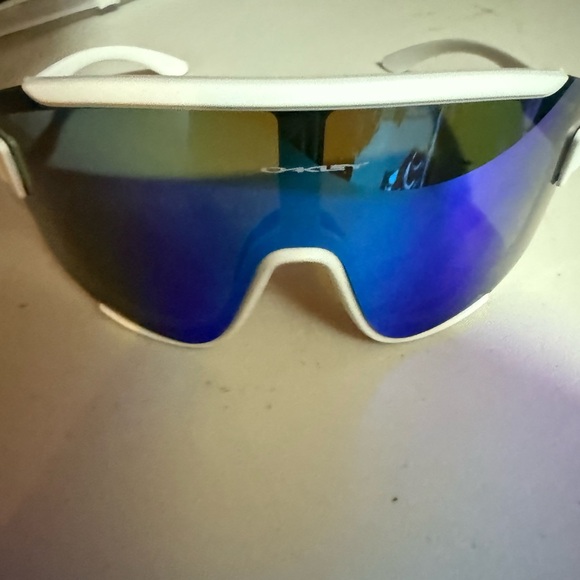 Oakley White Frame with Blue Lenses Sunglasses - Picture 1 of 3